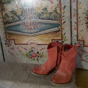 SUNDANCE boots / more like a narrow 7.5